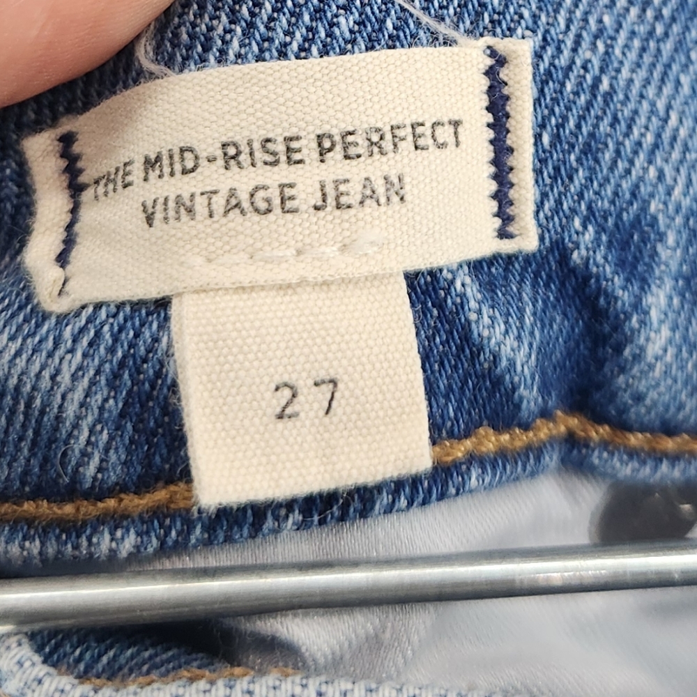 Madewell• The mid rise vintage jean shorts, medium wash. Sz 27 (A41) - Picture 3 of 6